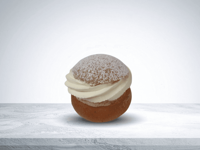 Klassisk semla med mandel
